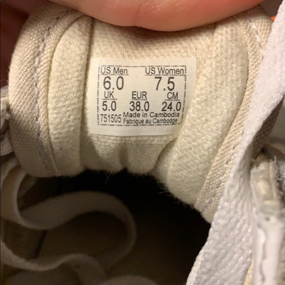 Vans - Picture 10 of 10